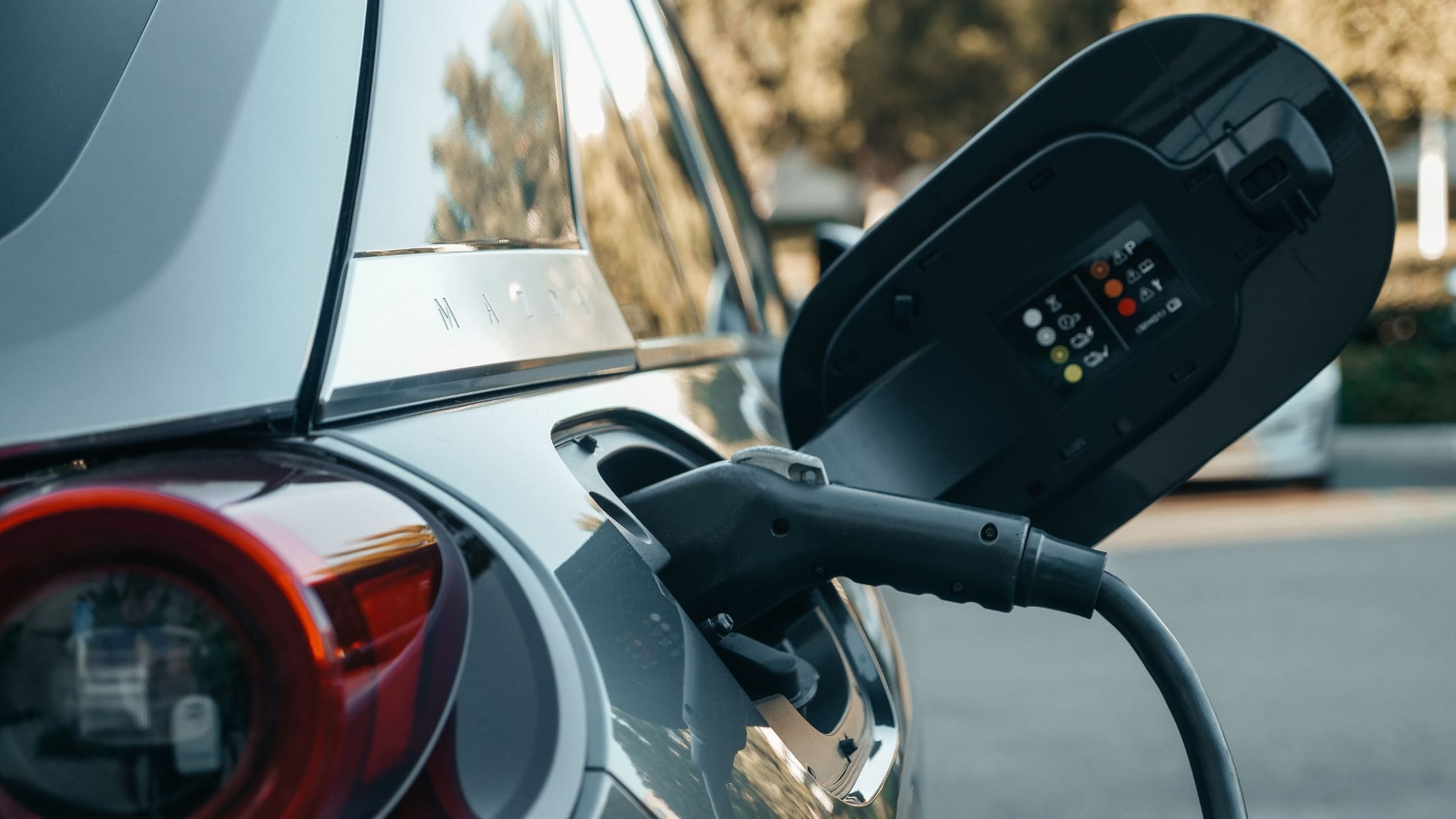 Electric vehicle charger